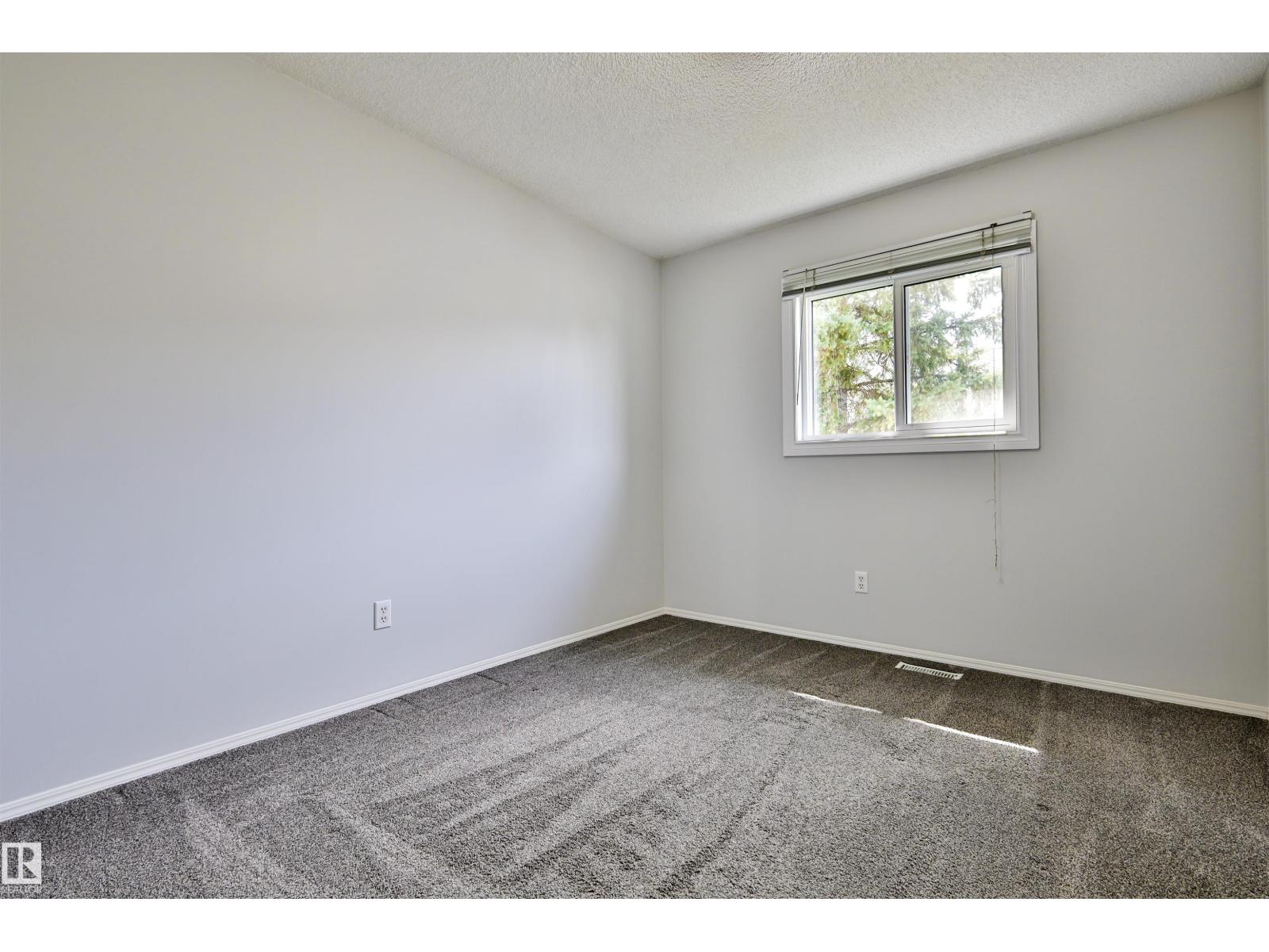 15529 95 AV NW - 14