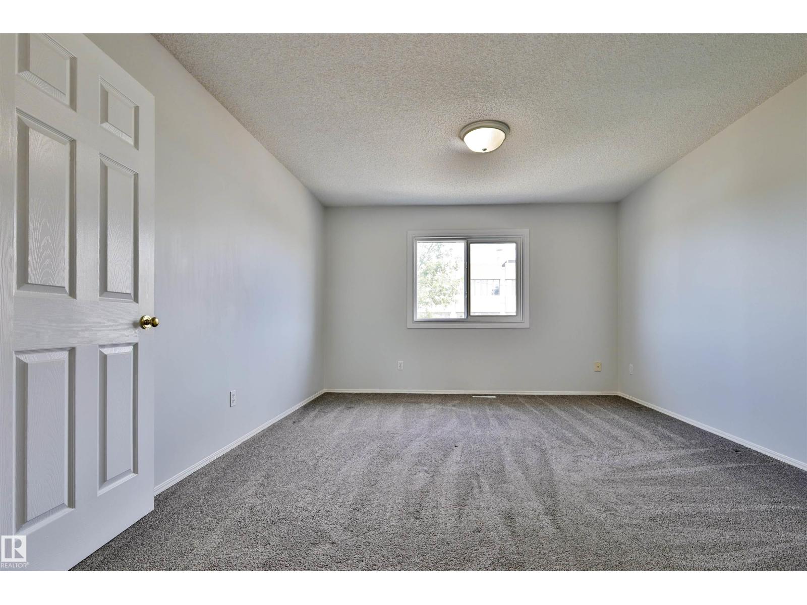 15529 95 Avenue NW - Photo 17