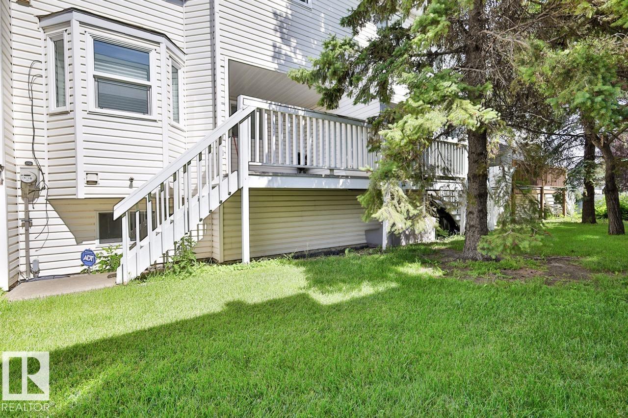 15529 95 AV NW - 23