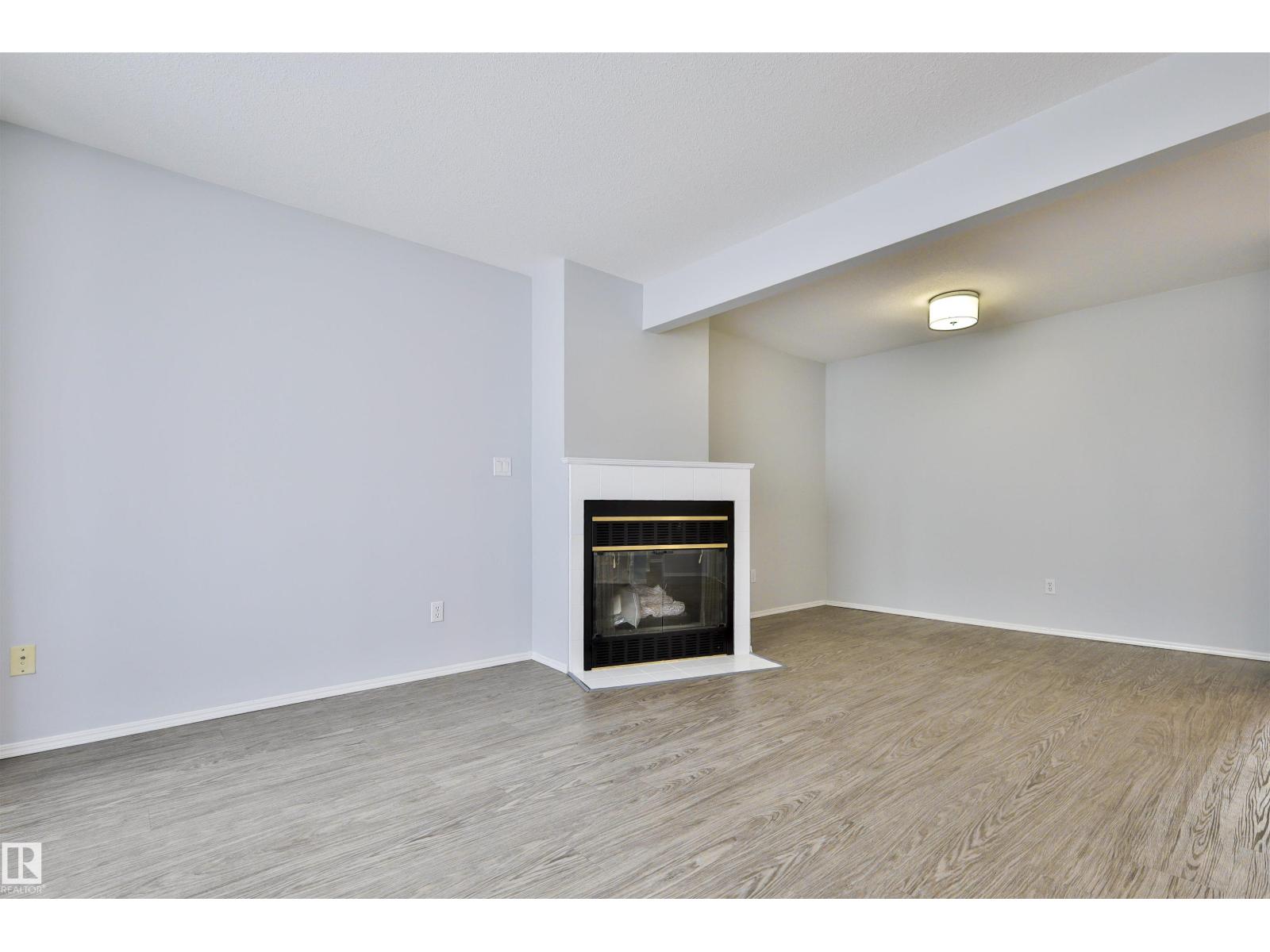 15529 95 AV NW - 5