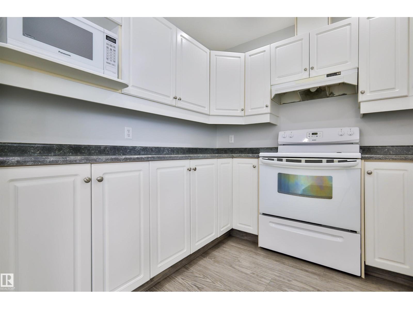 15529 95 AV NW - 9