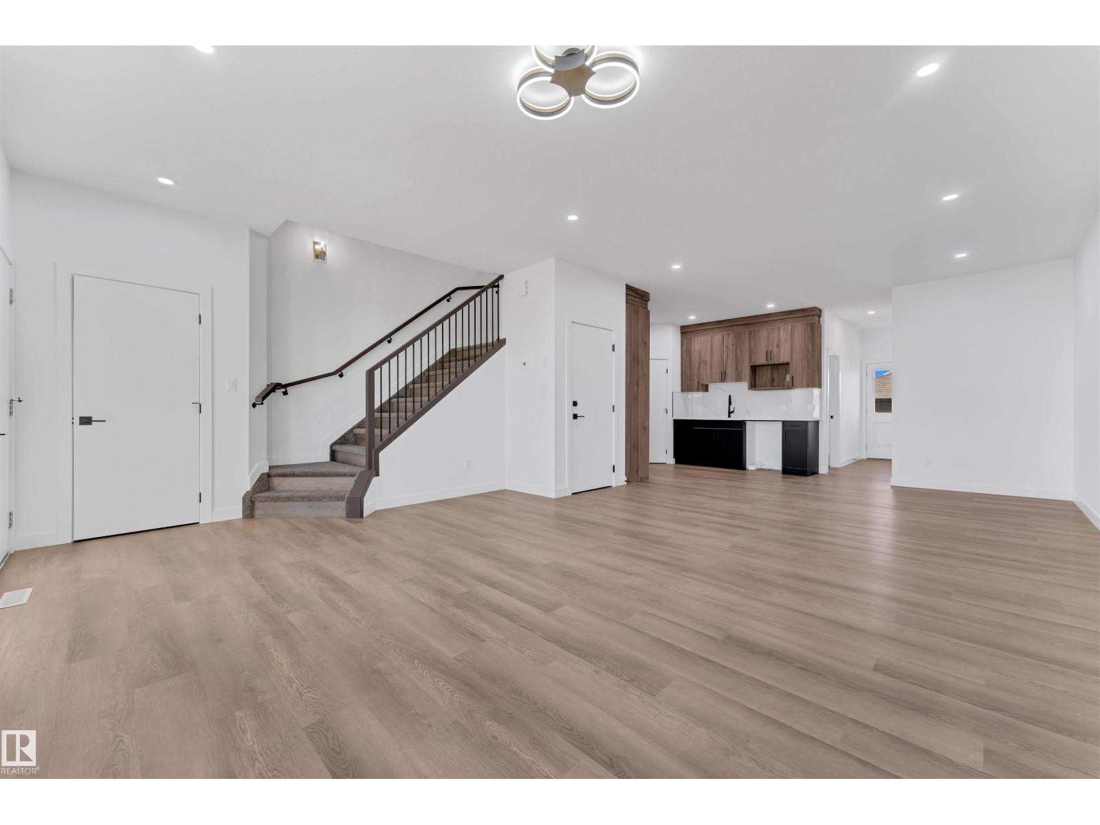 3618 39 AV - Image 11