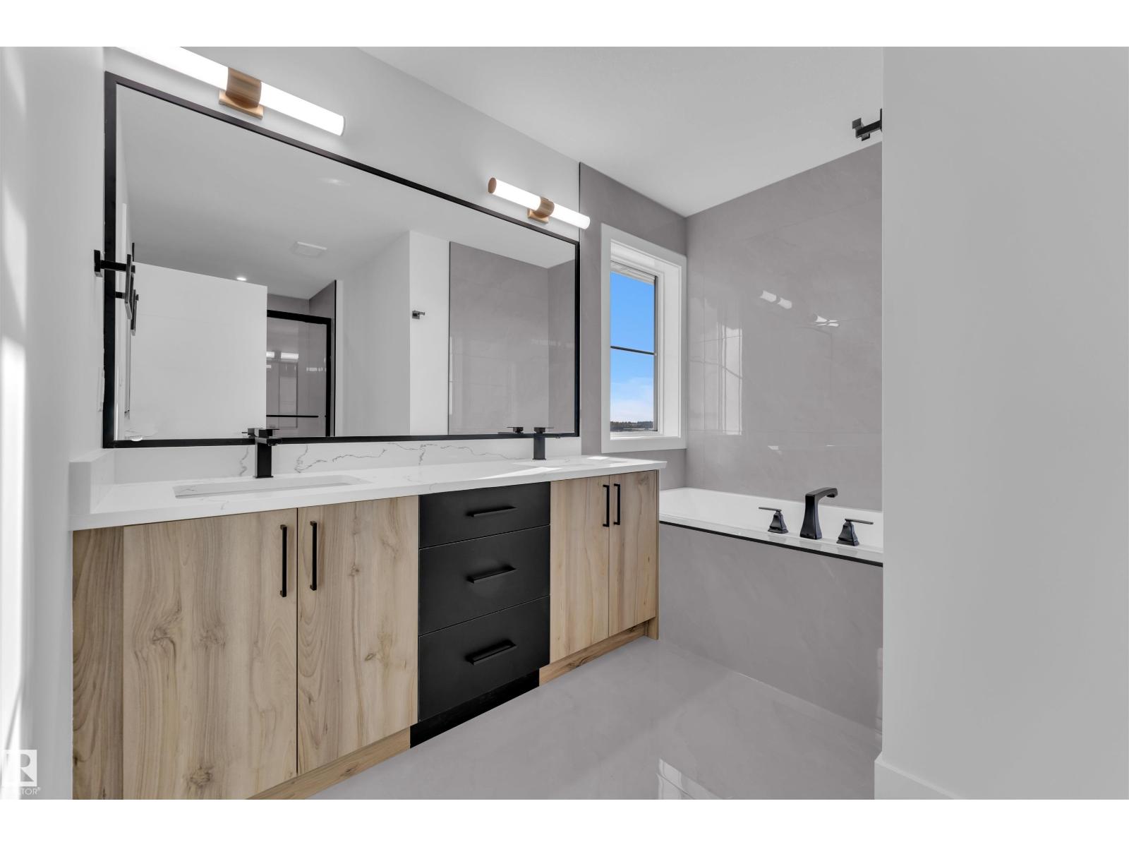 3618 39 AV - Image 24
