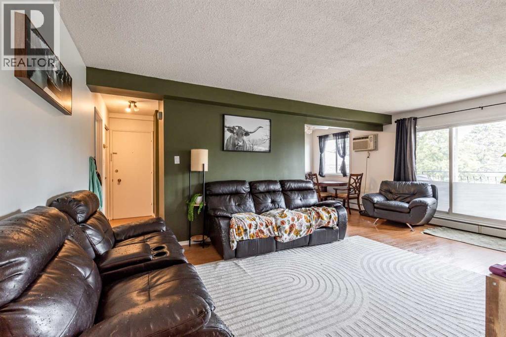 #206 663 12 Street NW - Image 17