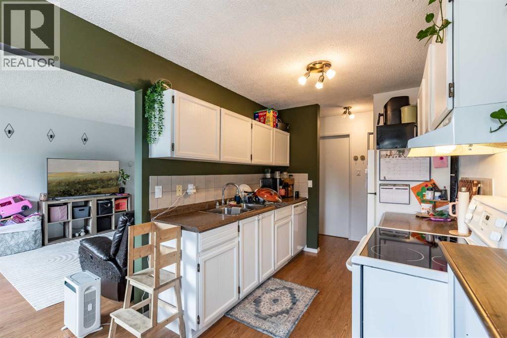 #206 663 12 Street NW - 12