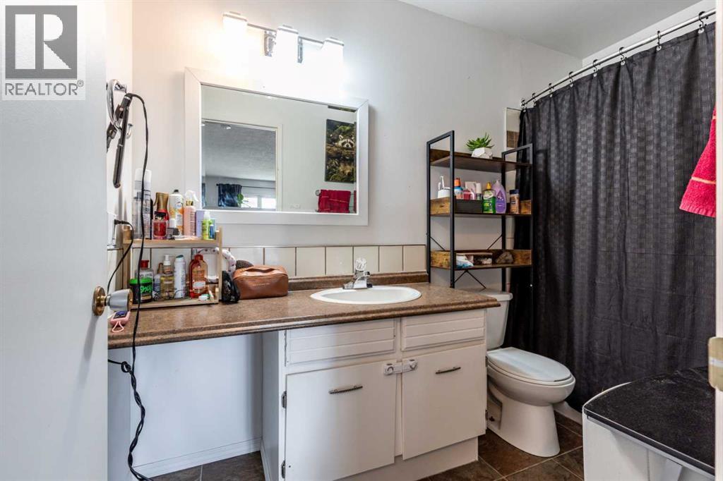 #206 663 12 Street NW - Image 22