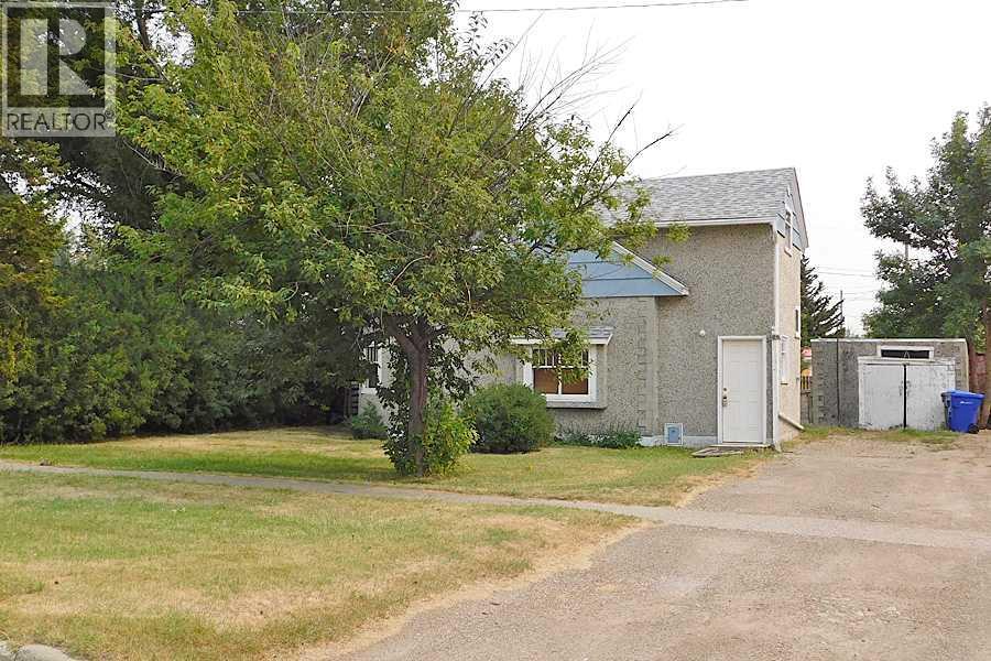 309 45 Avenue W - 3