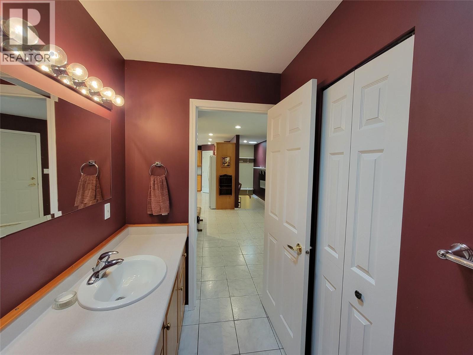 423 Vanderlinde Drive - 7