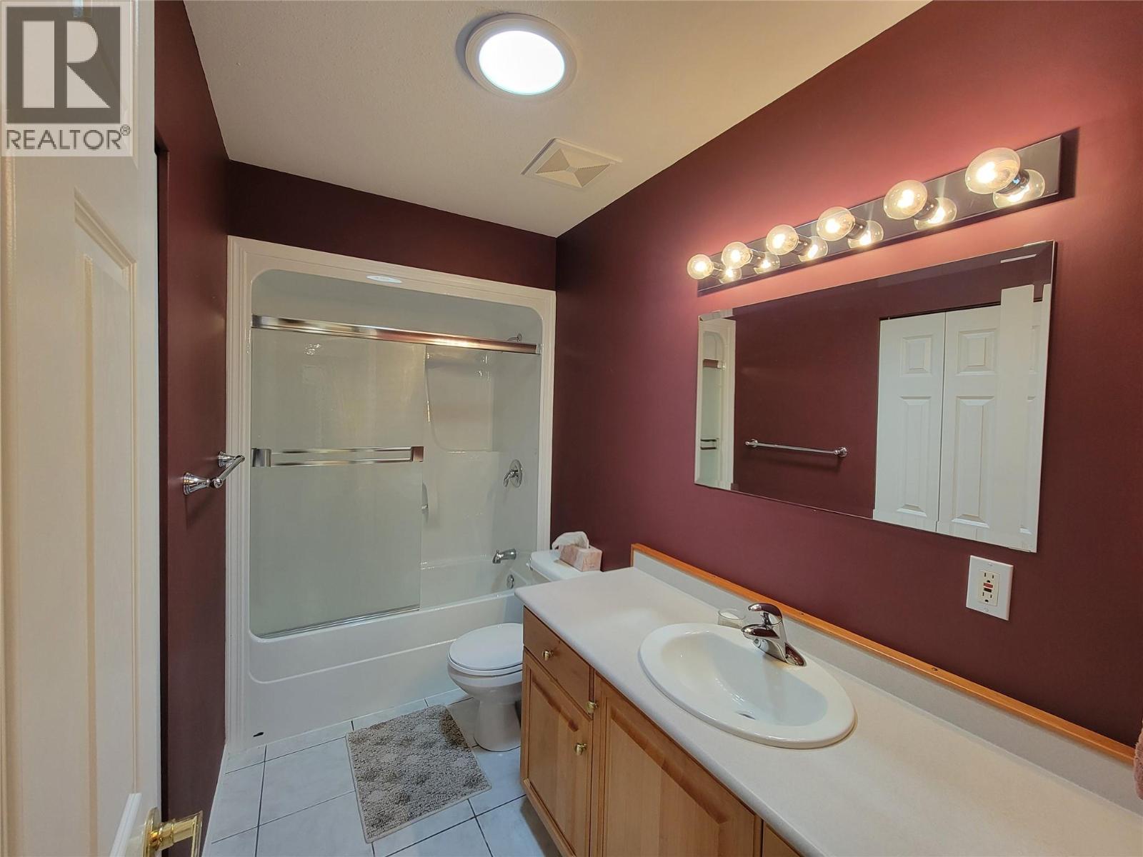  423 Vanderlinde Drive, Keremeos