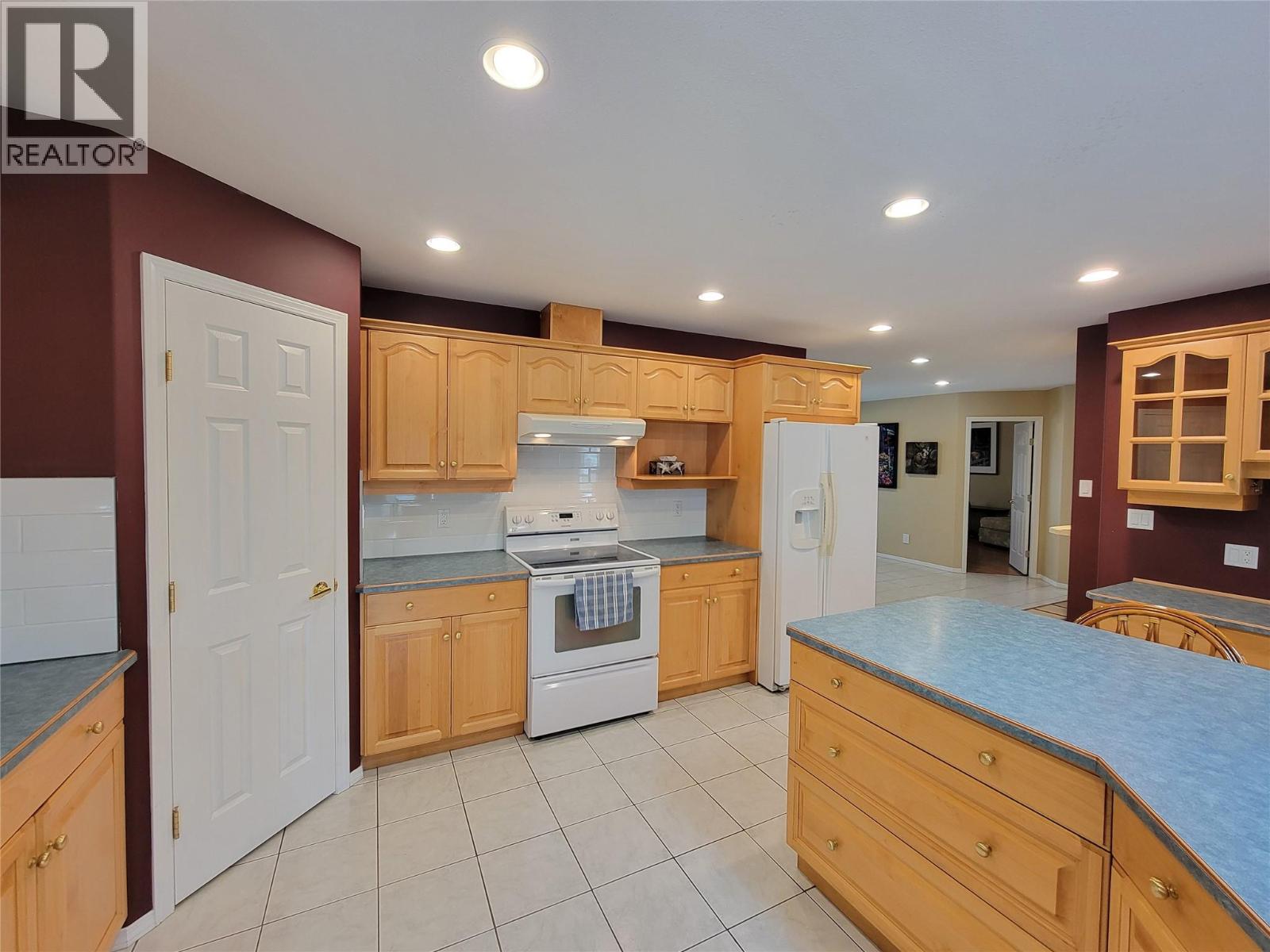  423 Vanderlinde Drive, Keremeos