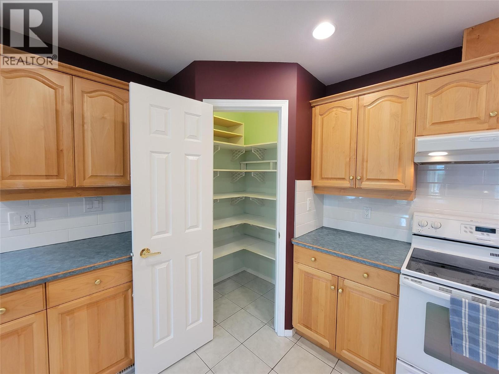  423 Vanderlinde Drive, Keremeos