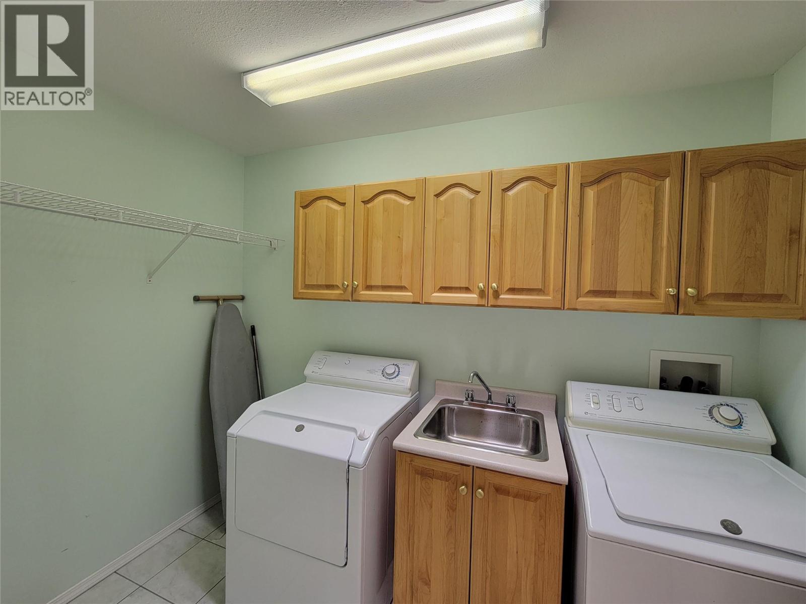  423 Vanderlinde Drive, Keremeos