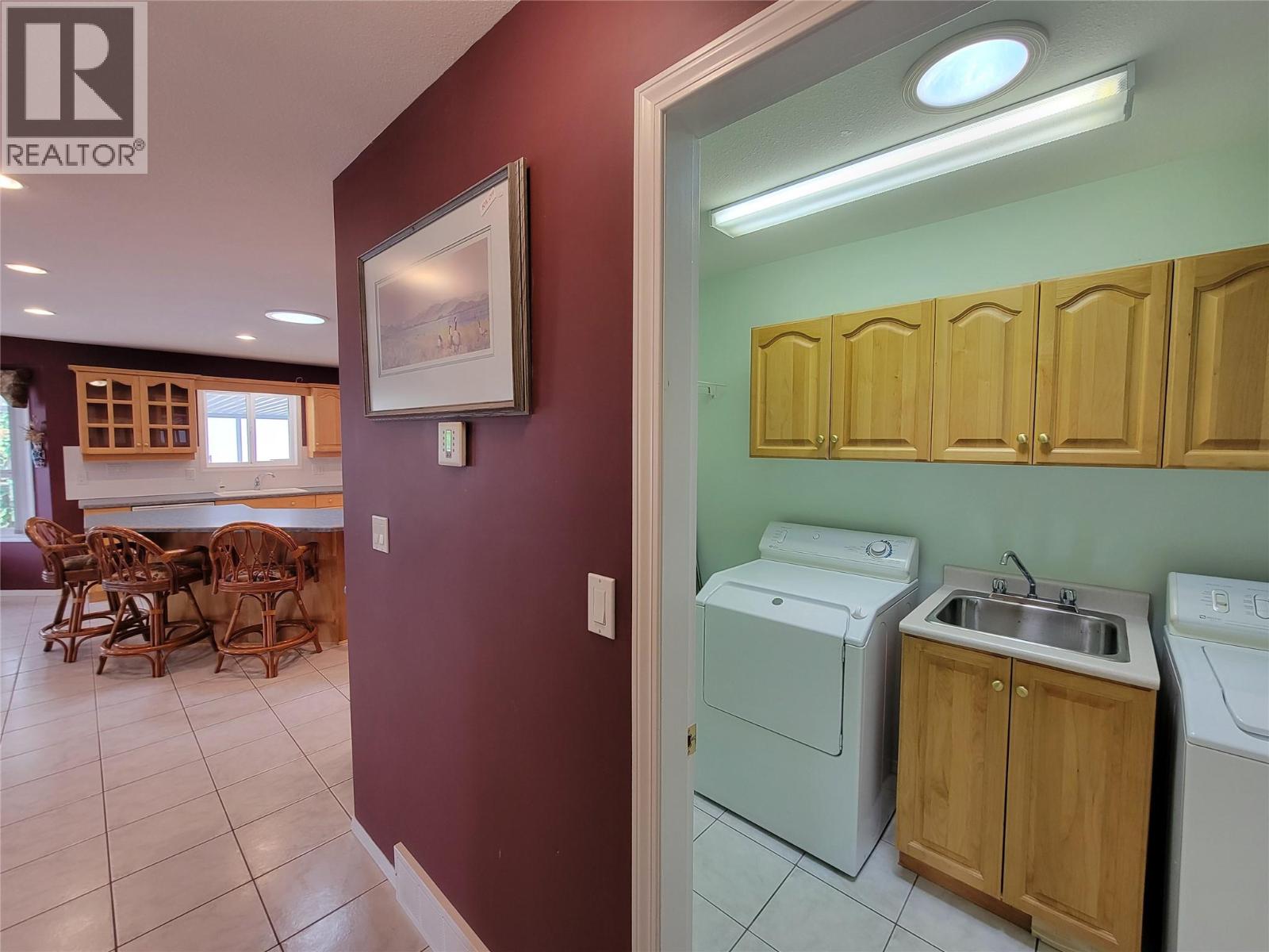  423 Vanderlinde Drive, Keremeos