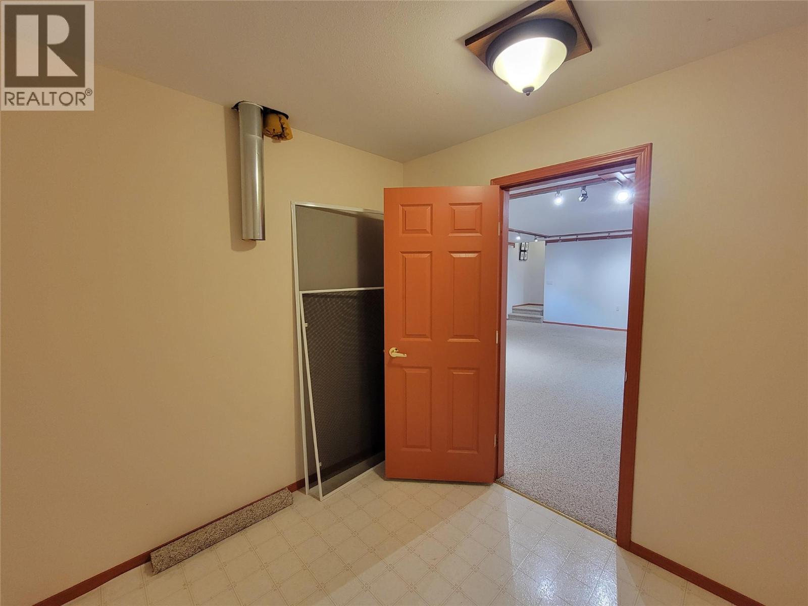  423 Vanderlinde Drive, Keremeos