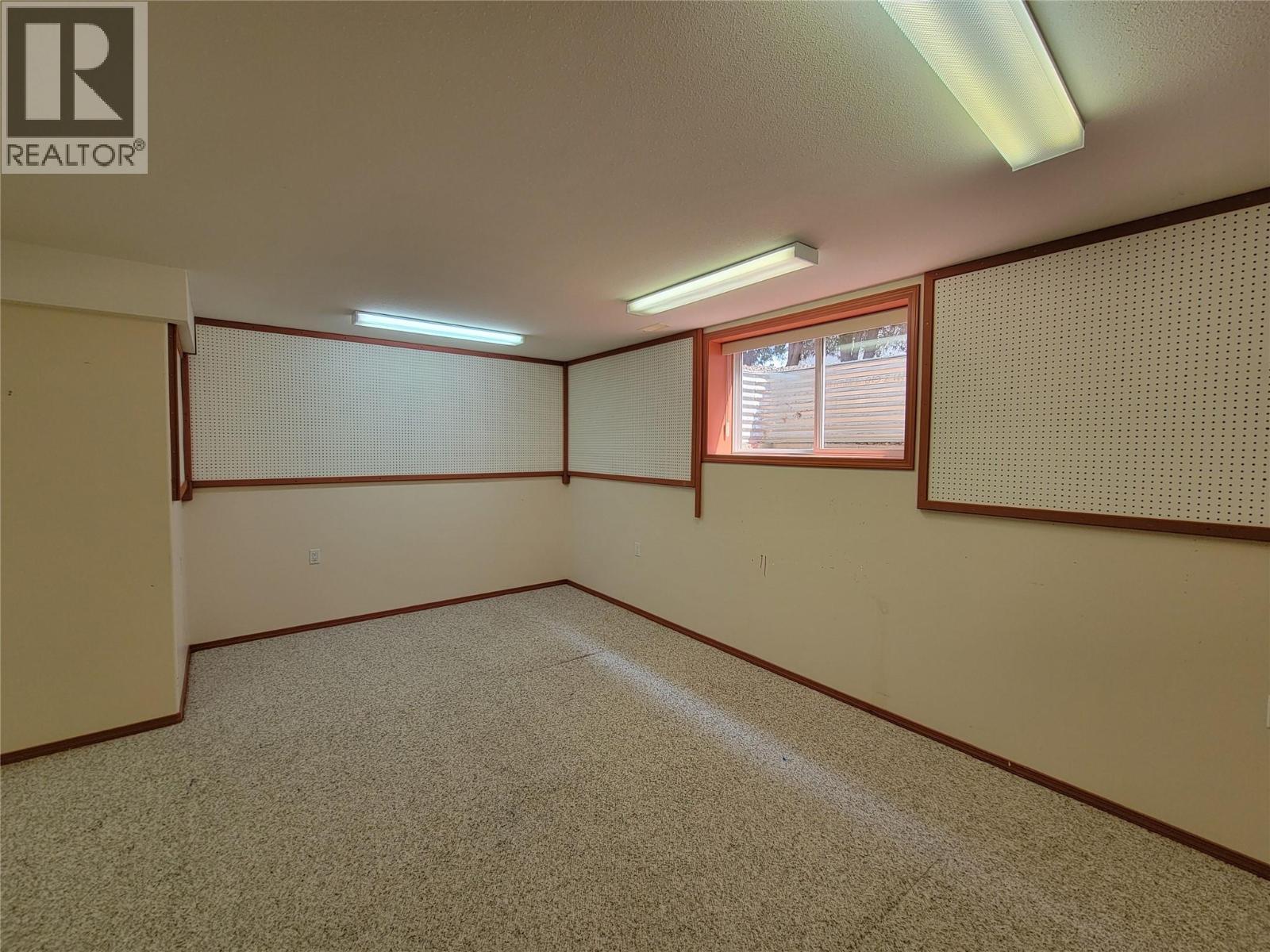  423 Vanderlinde Drive, Keremeos