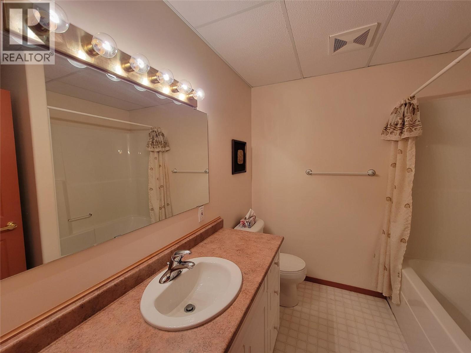  423 Vanderlinde Drive, Keremeos