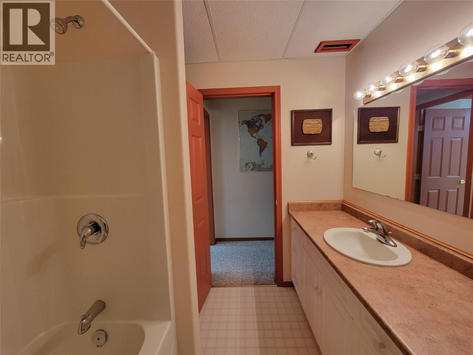  423 Vanderlinde Drive, Keremeos