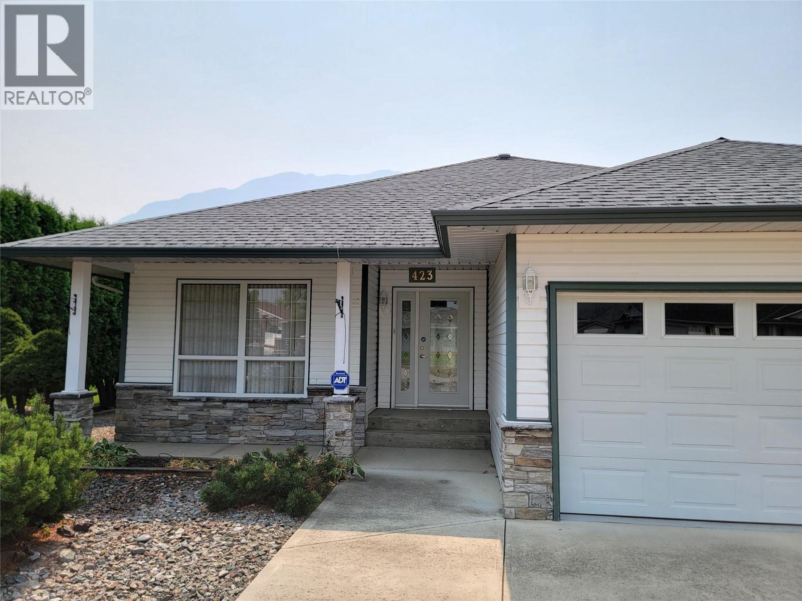  423 Vanderlinde Drive, Keremeos