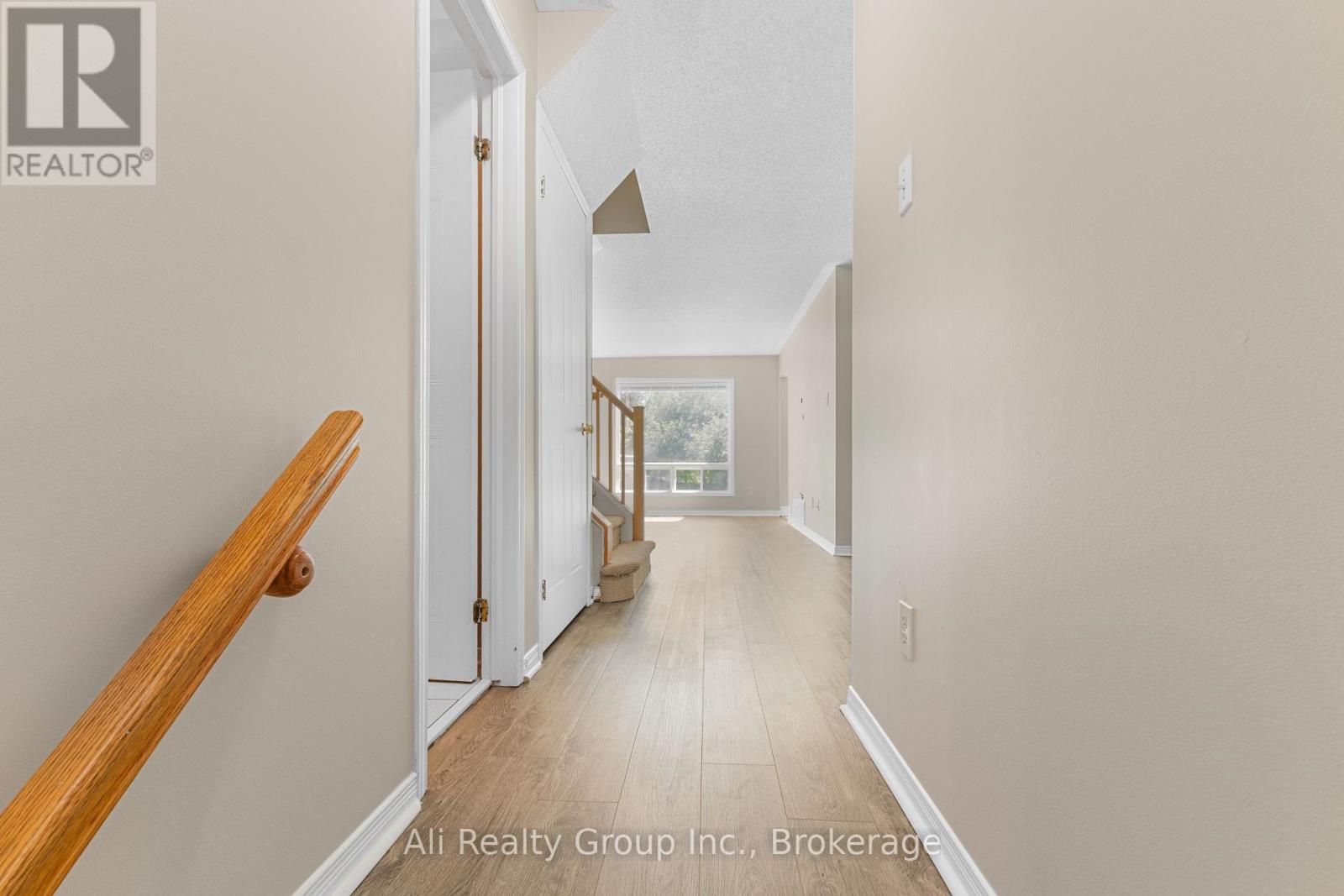 3 Bed, 3 Bath House for Rent in Ottawa – 68 PIPER CRESCENT, Ottawa – MLS# X13653204 - Image 5
