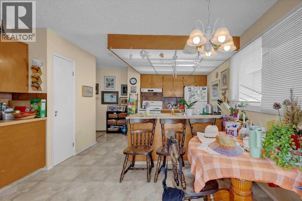 6127 33 Avenue NW - Image 15