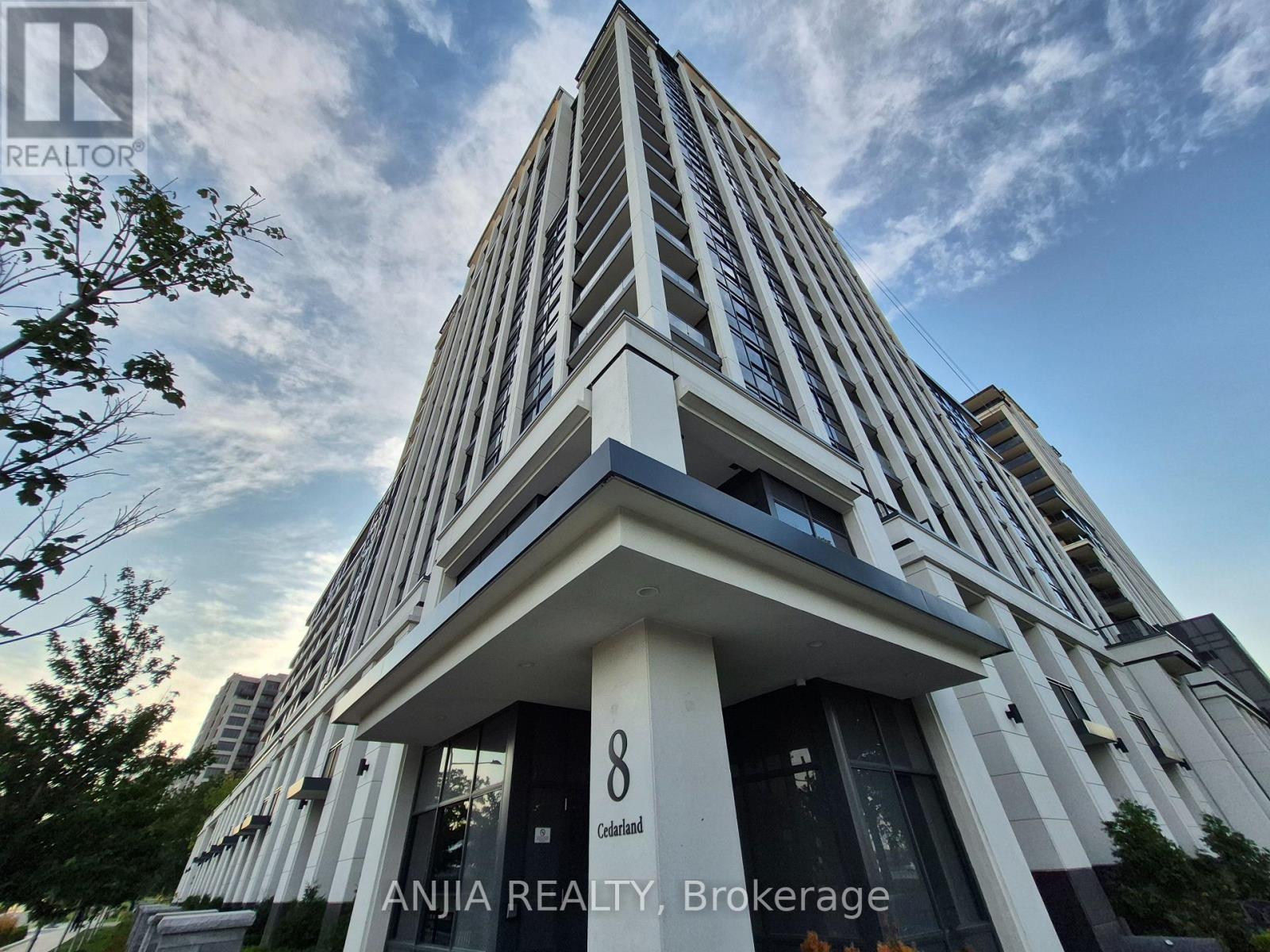 321 – 8 CEDARLAND DRIVE, Markham (Unionville) photo 2