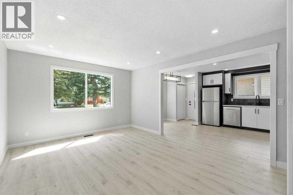 6420 26 Avenue NE - 3