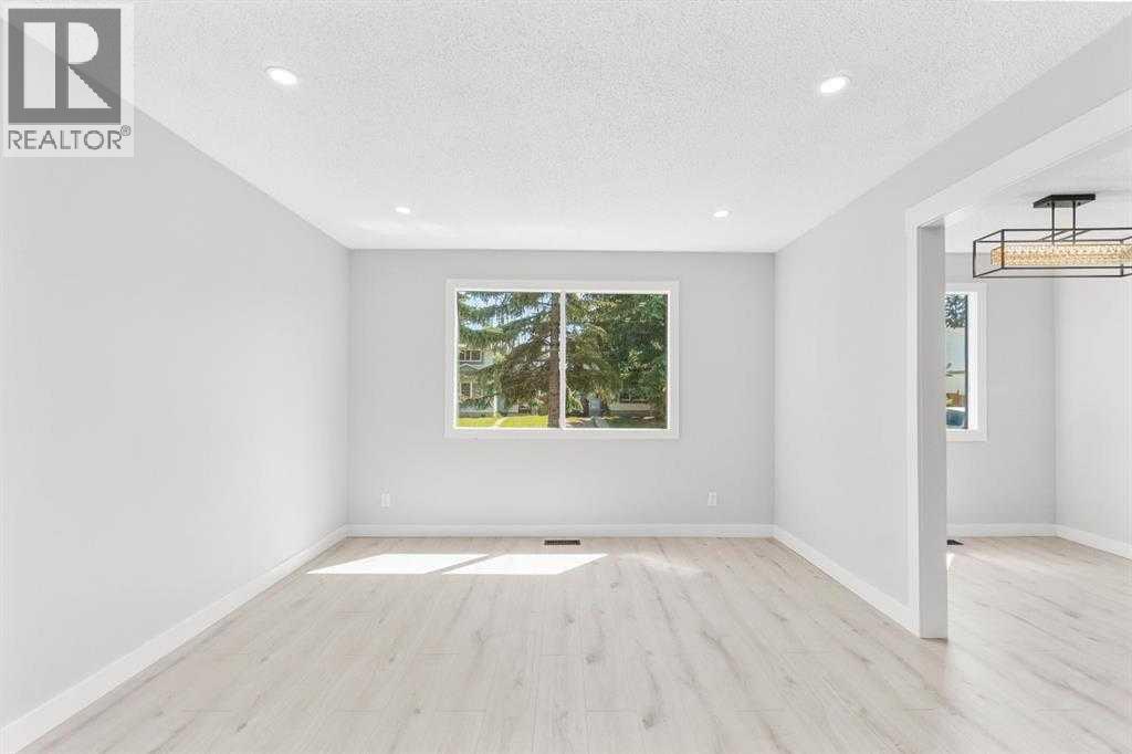 6420 26 Avenue NE - 4