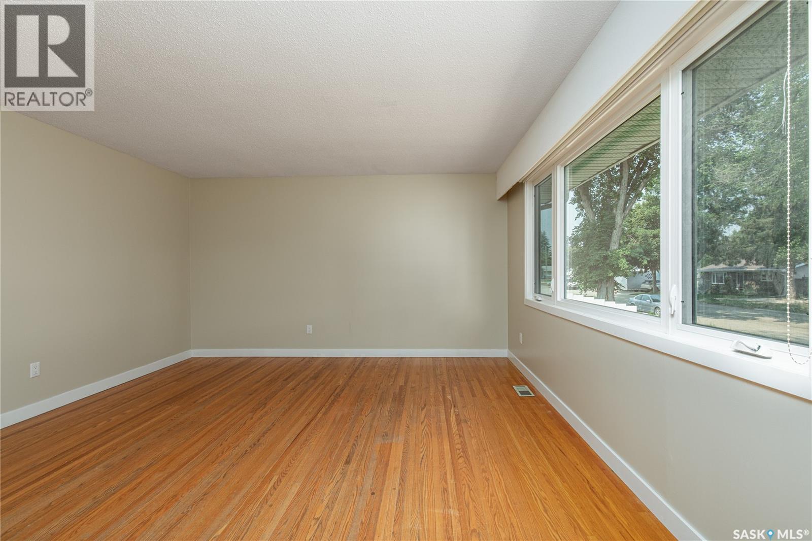 1131 Currie CRESCENT - 7