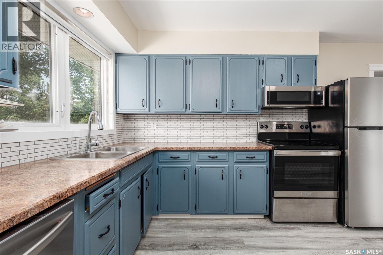 1131 Currie CRESCENT - 28