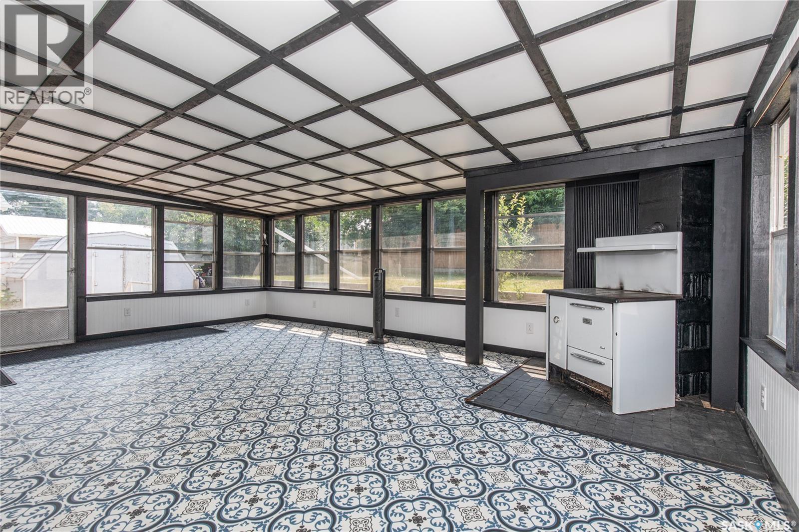 1131 Currie CRESCENT - 48