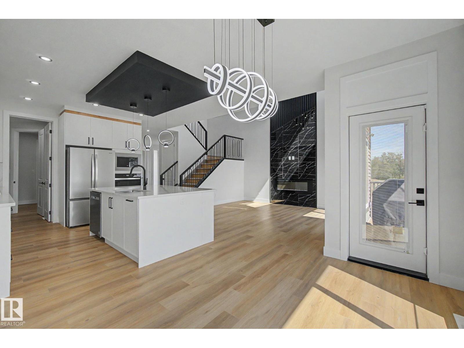 11 PIERWYCK LO - Image 17