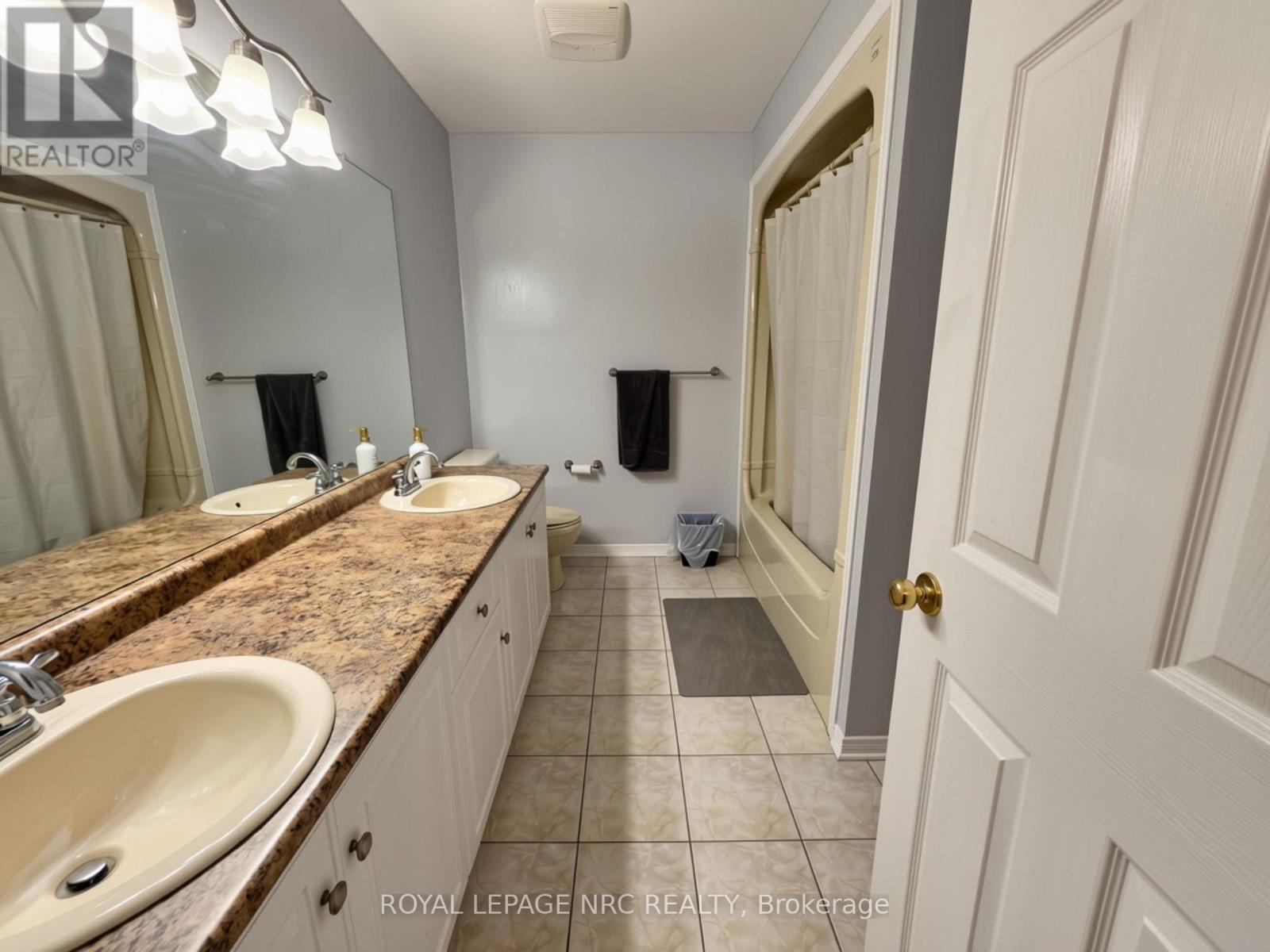 #28 5070 DRUMMOND ROAD - Image 27