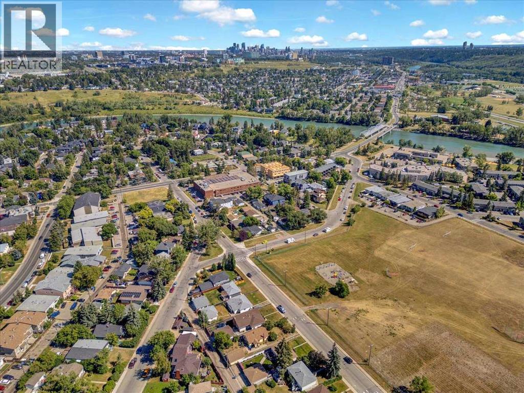 6131 33 Avenue NW - 11