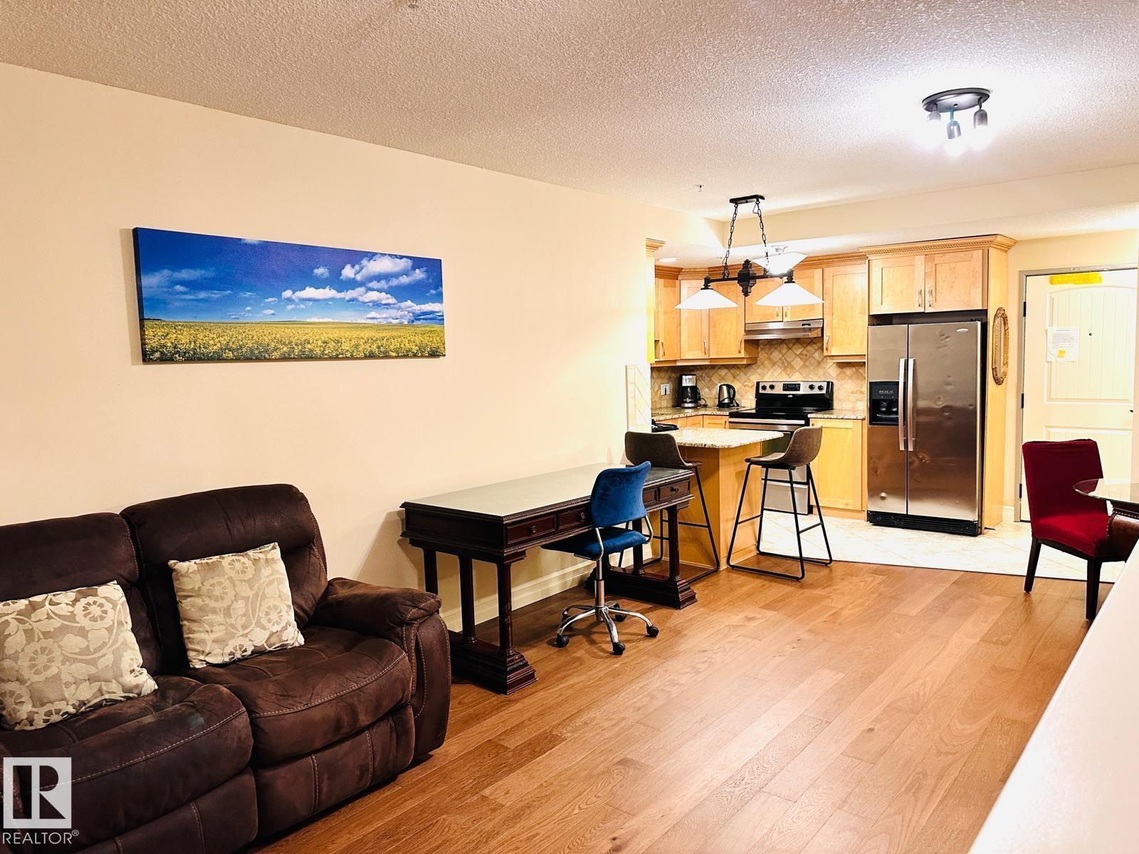 #207 10142 111 ST NW - 13