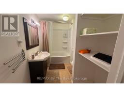 Lower Unit - 130 Letitia Street, Barrie, ON L4N1P5 Photo 7