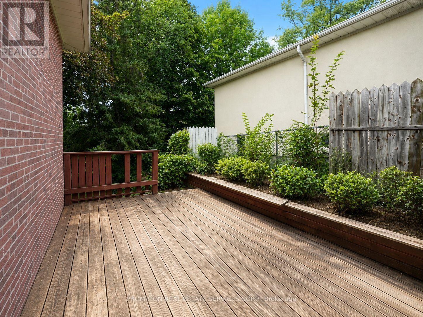 25 LEHAR CRESCENT - 2