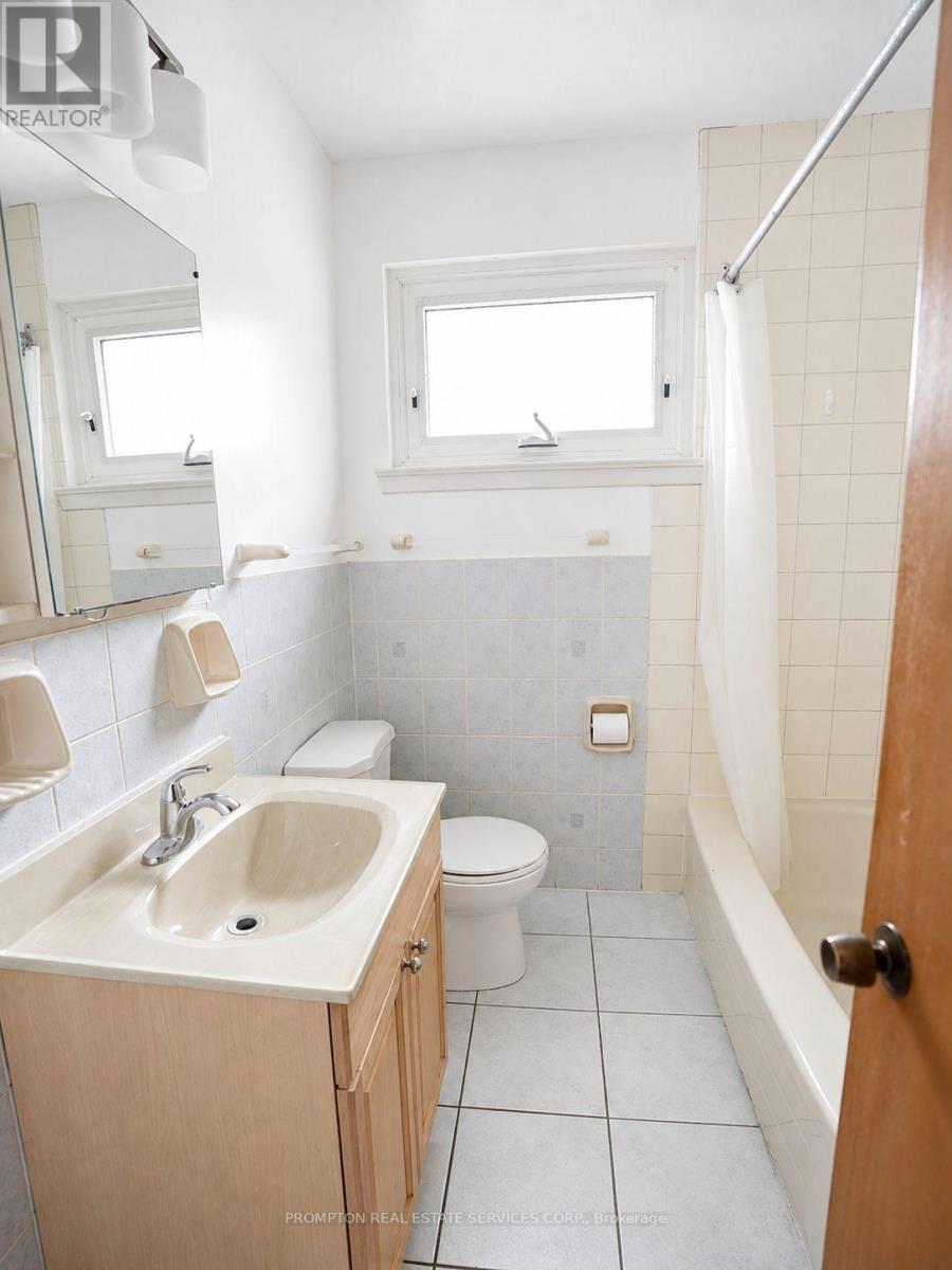25 LEHAR CRESCENT - 23