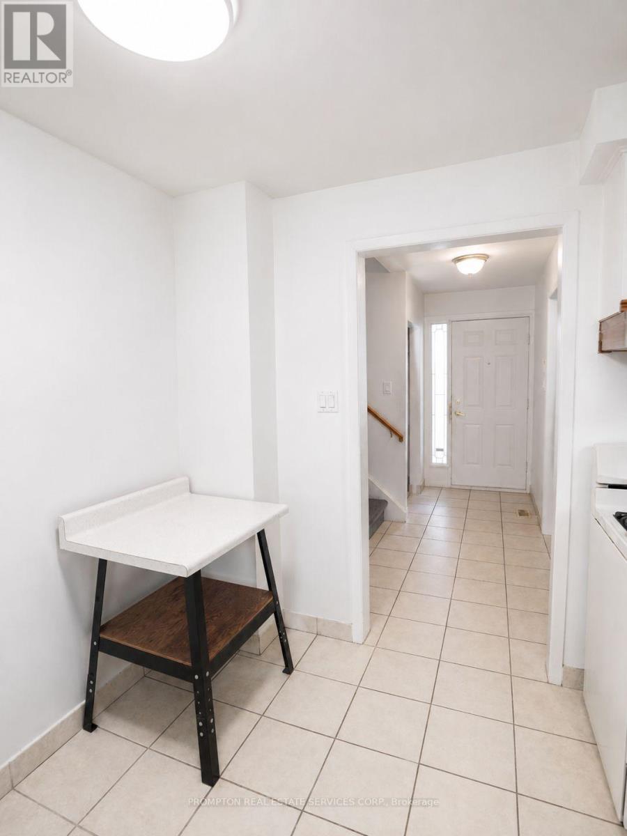 25 LEHAR CRESCENT - 27