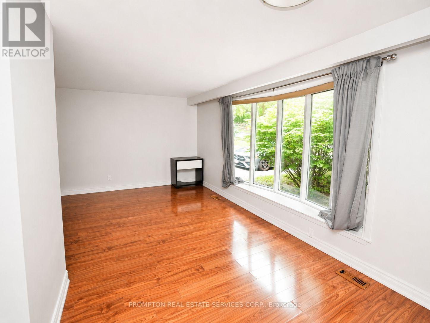 25 LEHAR CRESCENT - 32