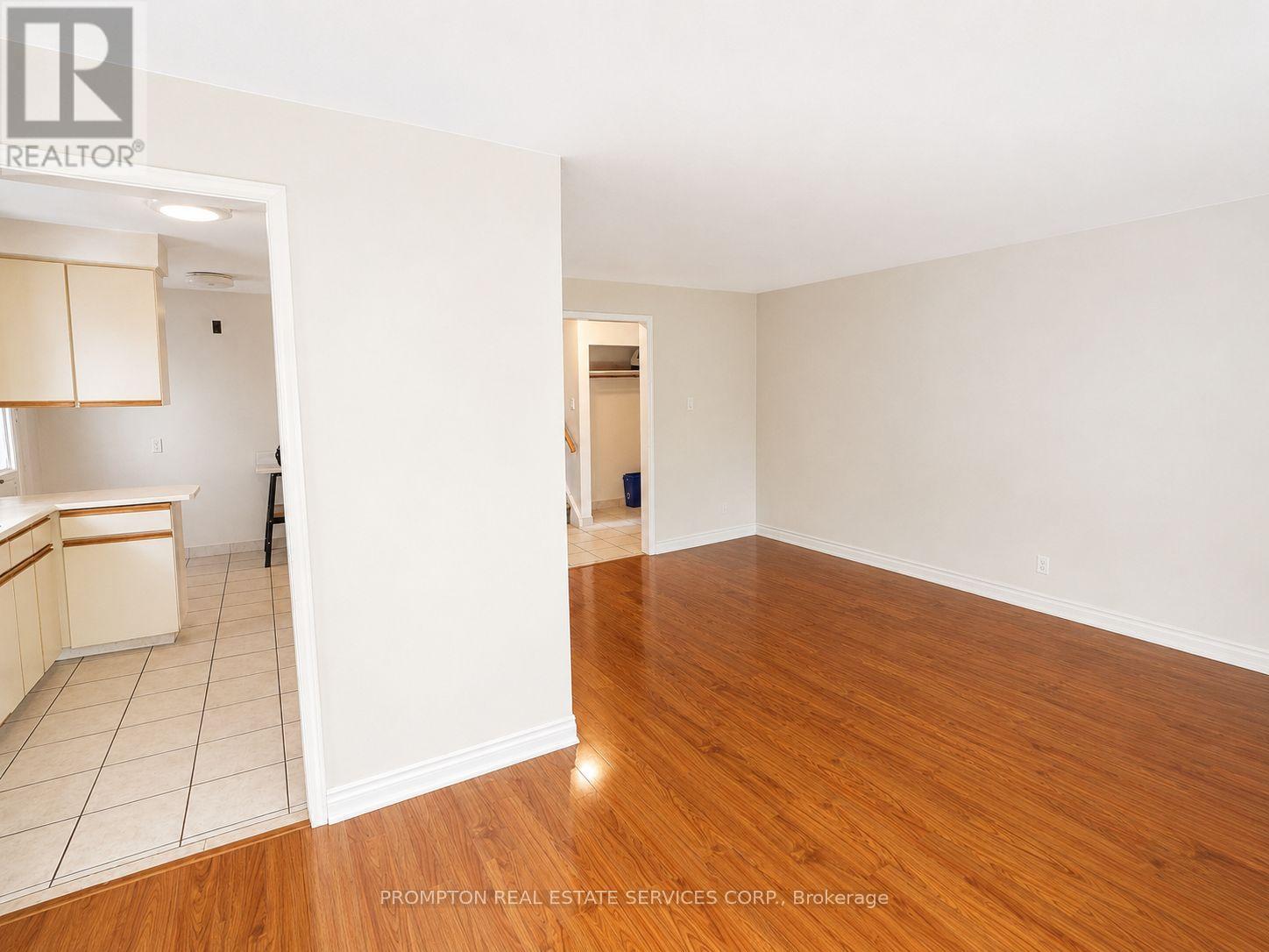 25 LEHAR CRESCENT - 33