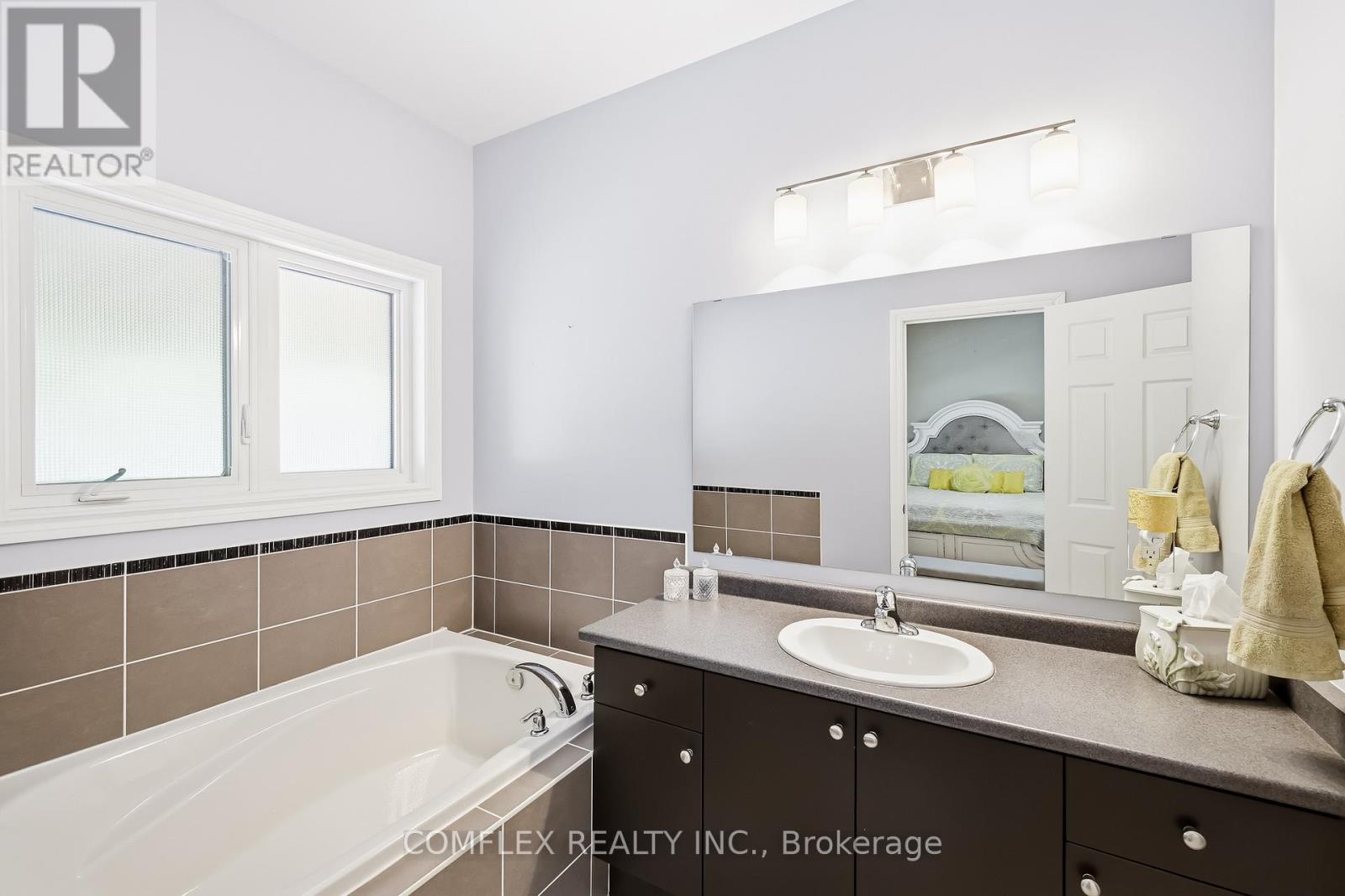 7 SWINDELLS STREET - 13