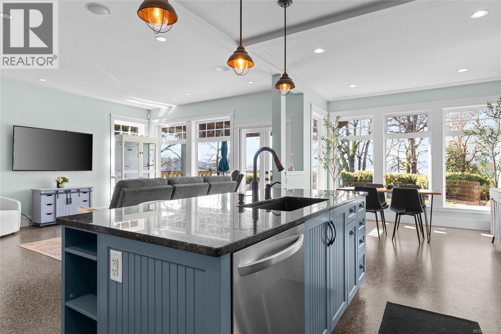 10117 West Saanich Rd - Image 14