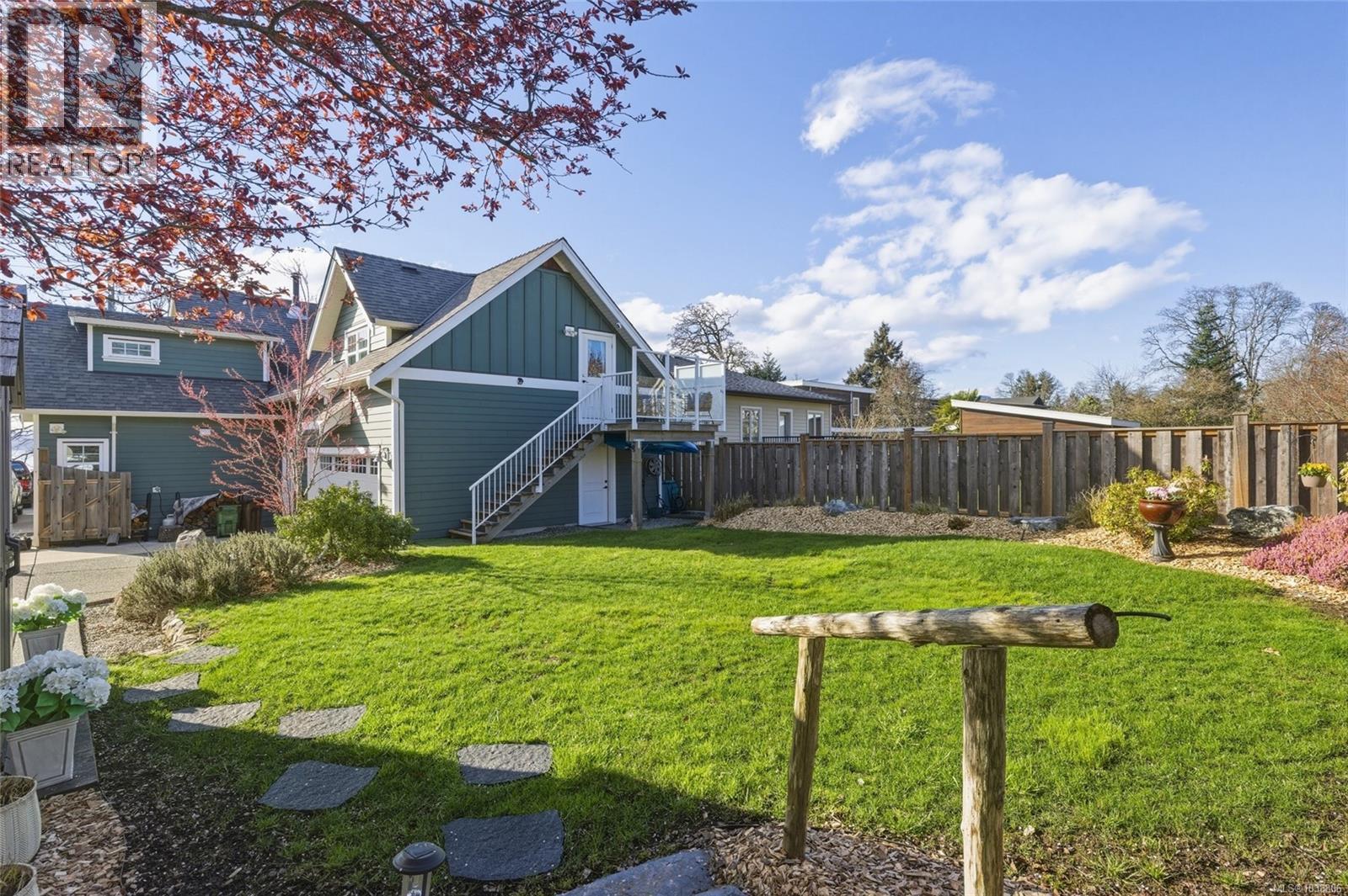 10117 West Saanich Rd - Image 51