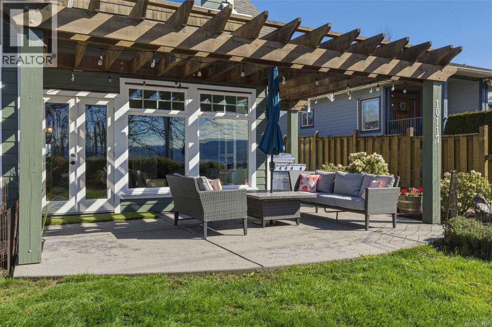 10117 West Saanich Rd - 6