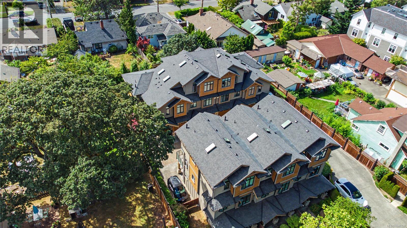 4 2622 Shelbourne Street, Victoria