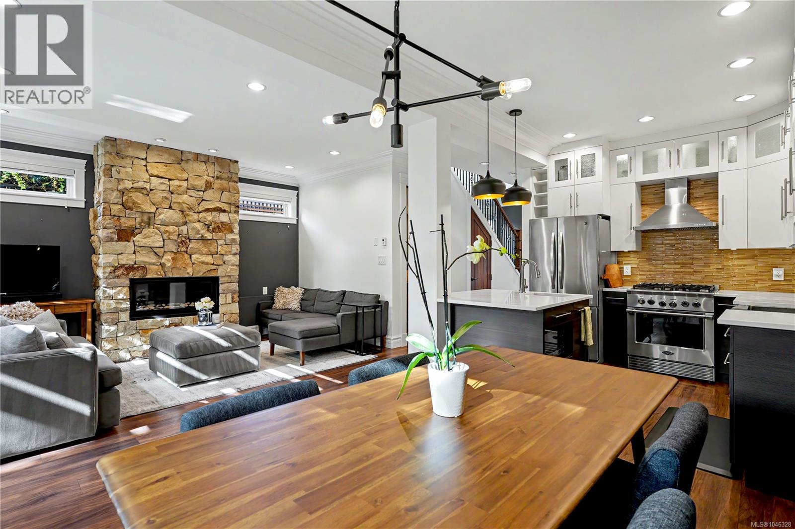 #4 2622 Shelbourne St - 8