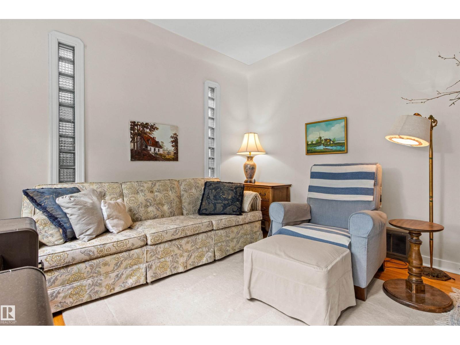 8842 89 ST NW - Image 8
