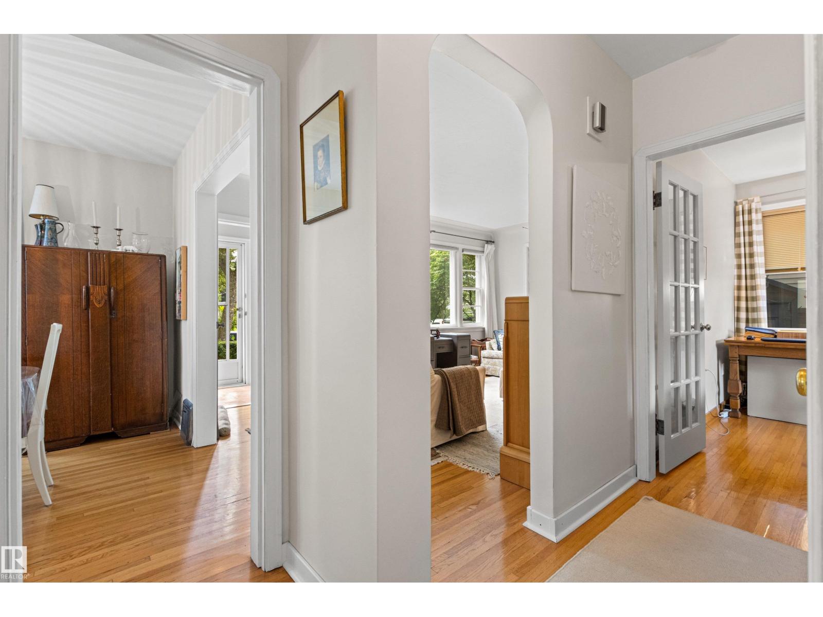 8842 89 ST NW - Image 16