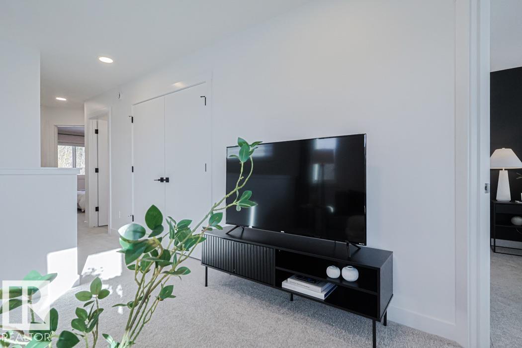 18651 19 Avenue NW - Photo 35