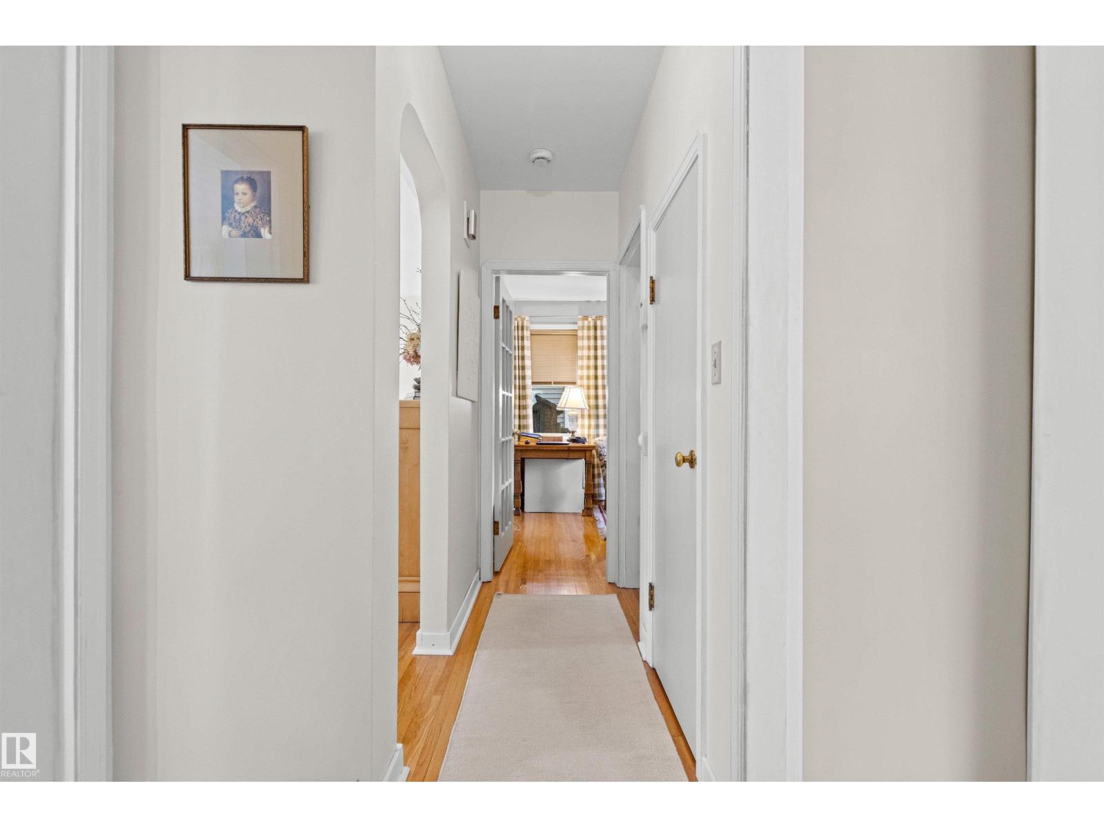 8842 89 ST NW - 25